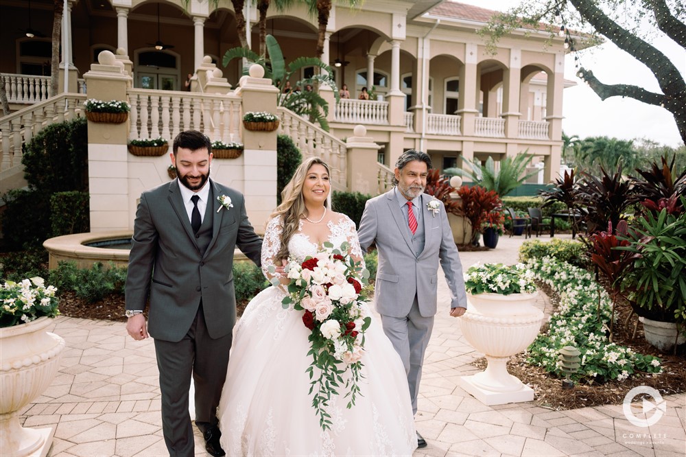 Outdoor Fort Myers, FL wedding ceremony.